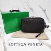 보테가 베네타 인트레치아토 레더 크로스백