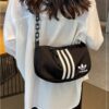 아디다스 불꽃 화이트 크로스백