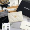샤넬 클래식 캐비어 카드홀더 화이트 금장 AP0213