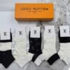 루이비통 블랙 & 화이트 반목 5종 양말