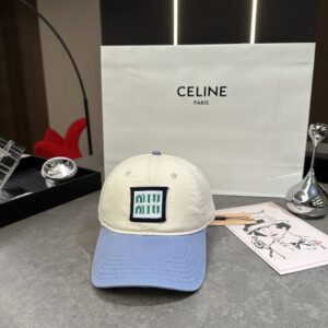 미우미우 스쿼어 볼캡 자수 로고 모자