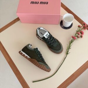 미우미우 타이어 스니커즈